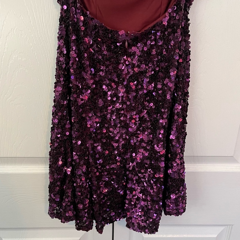 NWT Sherri Hill Purple Sequin Halter Dress Size 2 - Picture 8 of 13